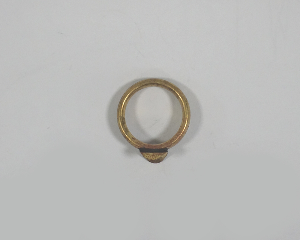 Finger ring (Leadpipe)